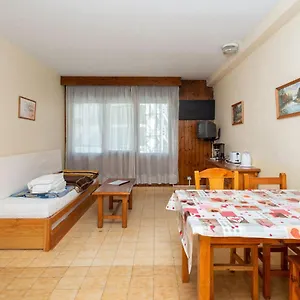 Placid 3000 Apartment
